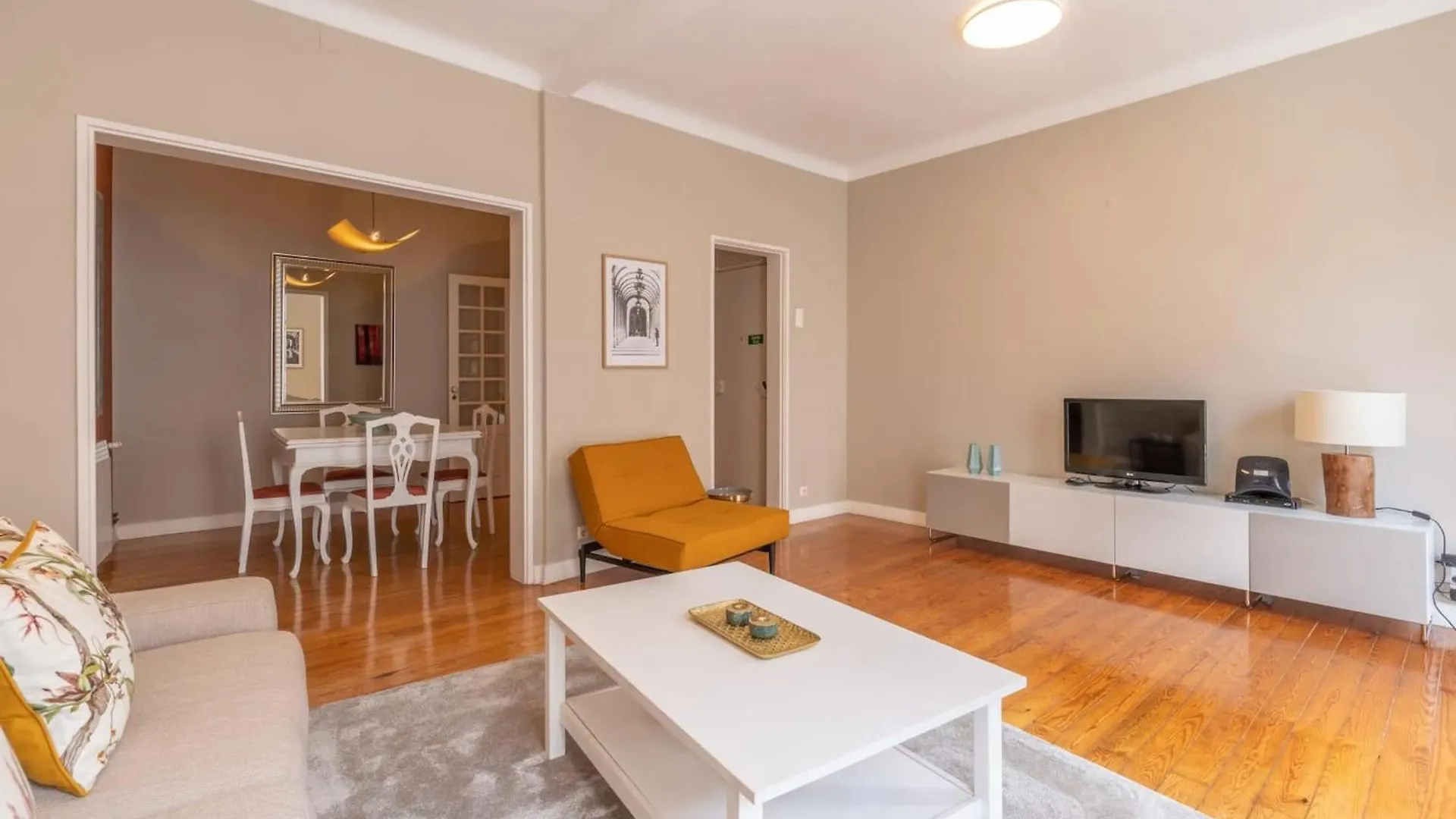 Principe Real Spacious Delight By Innkeeper Lisbon 0*,  Portugal